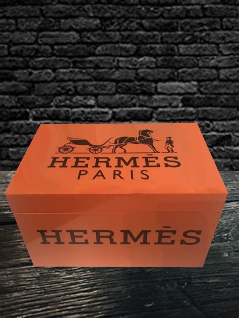 who makes hermes boxes.